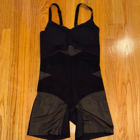 Honeylove Mid Thigh Bodysuit Shapewear - Picture 4 of 10